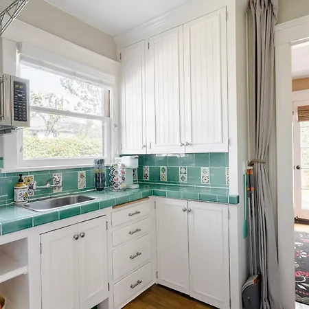 Casita Gundry- Boutique Hideaway, Quaint Historic Charm-2